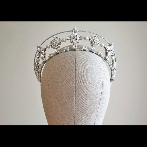 Wedding Bridal Tiara - Picture 8 of 8